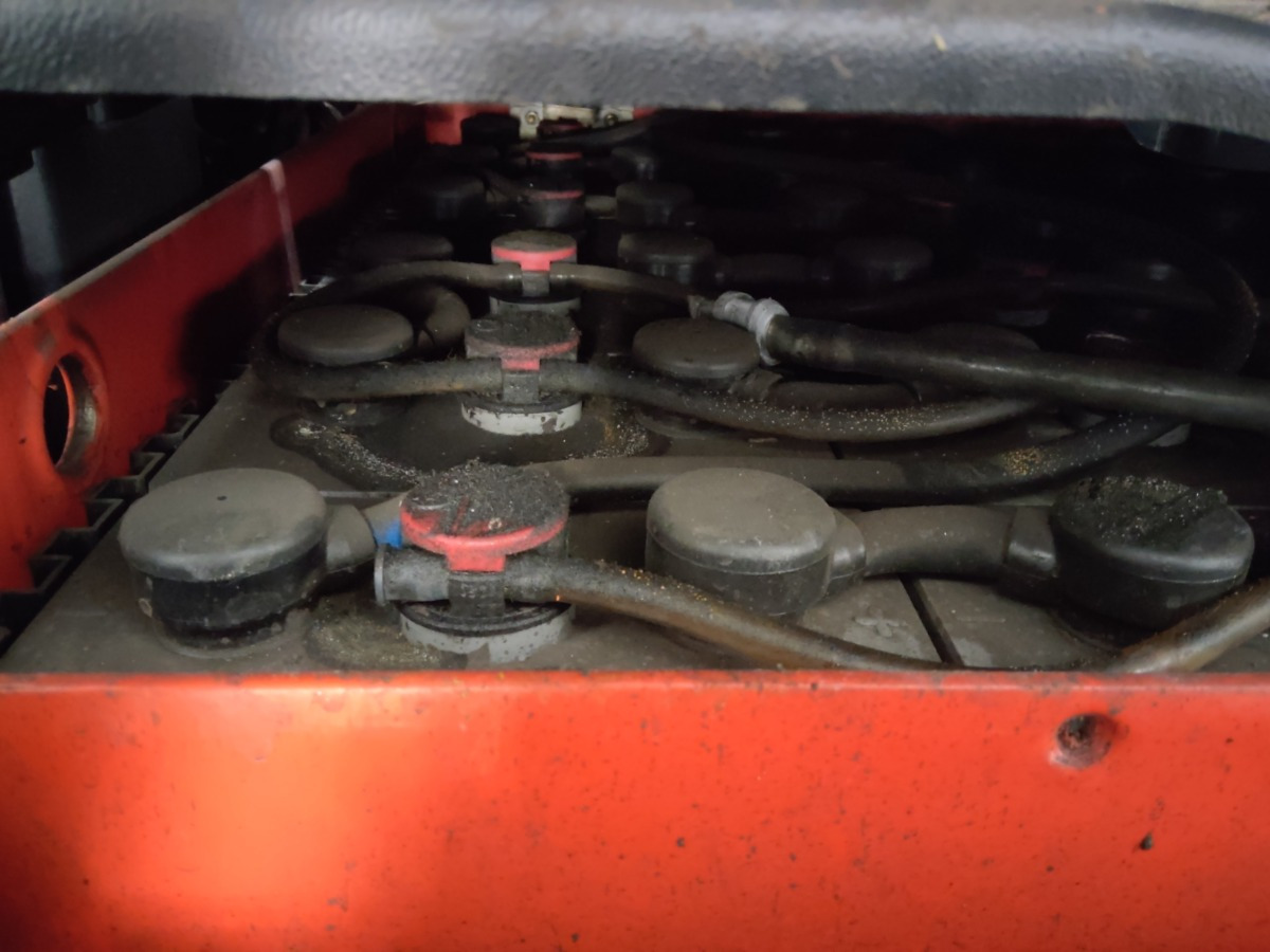 Linde R14X-03 - رافعة شوكية للوصول للأماكن الضيقة: صورة 4 Linde R14X-03 - رافعة شوكية للوصول للأماكن الضيقة: صورة 4