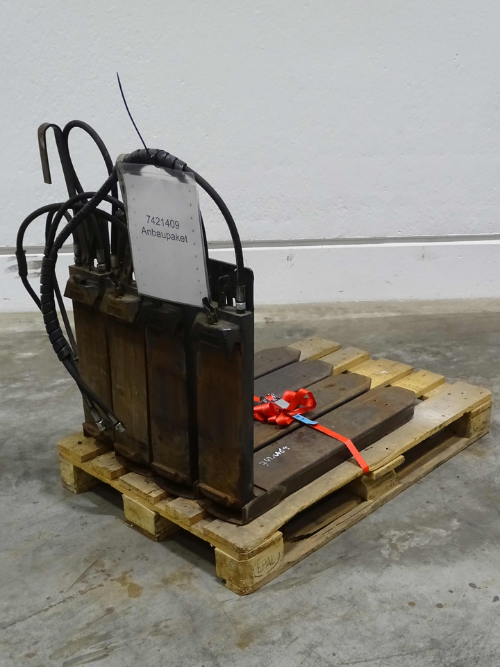 Weitere 2XANBAUGERÄTE - مشعبات: صورة 2 Weitere 2XANBAUGERÄTE - مشعبات: صورة 2