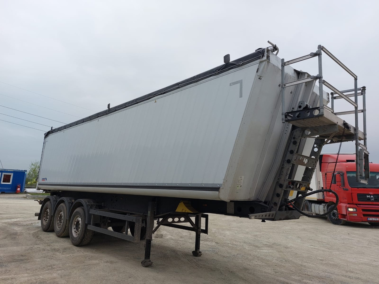 Schmitz Cargobull SCB*S3B - نصف مقطورة قلابة: صورة 3 Schmitz Cargobull SCB*S3B - نصف مقطورة قلابة: صورة 3