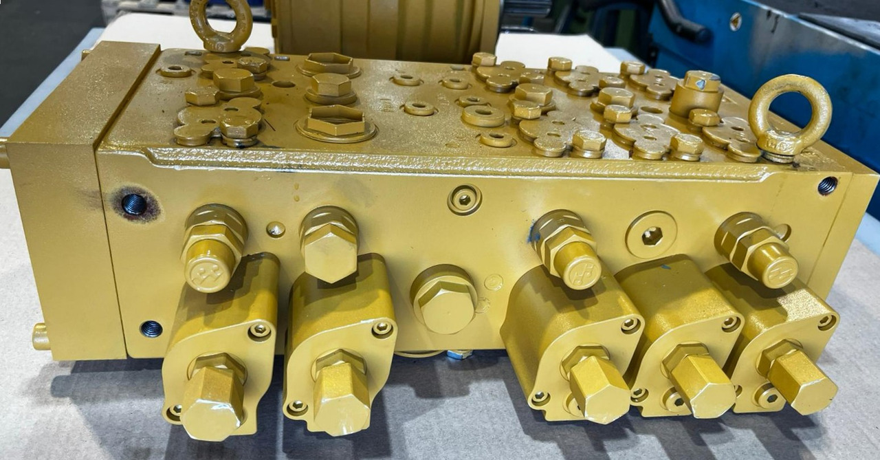 CATERPILLAR 194-7848 Valve GP-Main Control – Genuine Caterpillar Hydraulic Control Valve - صمام - حفار ذو عجلات: صورة 1 CATERPILLAR 194-7848 Valve GP-Main Control – Genuine Caterpillar Hydraulic Control Valve - صمام - حفار ذو عجلات: صورة 1