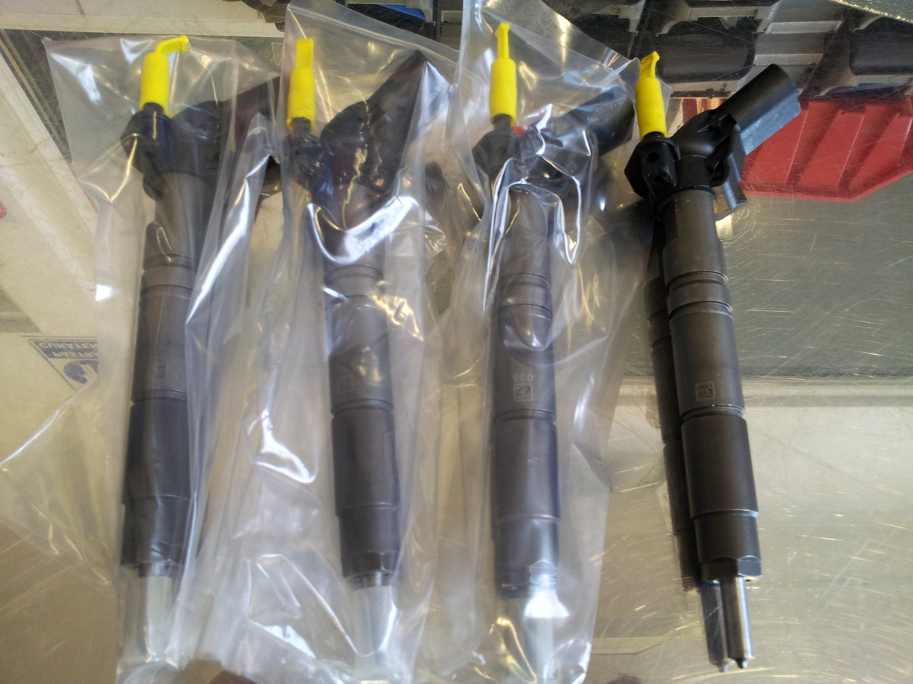 Mercedes 3.0L Euro 4 Piezo Injectors 0445115064 A6420701387 Sprinter, Vito, Viano, E Class, S Class, ML R Class, G CLass - حاقن - حافلة نقل لمسافات طويلة: صورة 3 Mercedes 3.0L Euro 4 Piezo Injectors 0445115064 A6420701387 Sprinter, Vito, Viano, E Class, S Class, ML R Class, G CLass - حاقن - حافلة نقل لمسافات طويلة: صورة 3