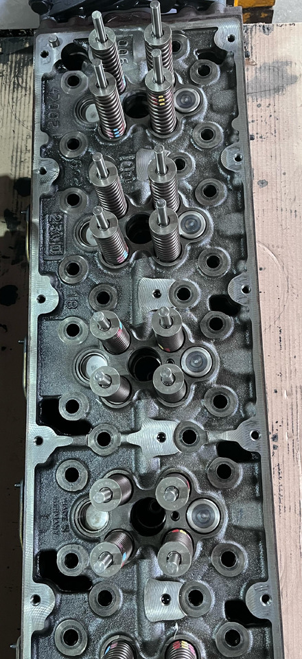 Mercedes Actros MP4 Euro 6 Cylinderhead OM470 - المحرك و قطع الغيار - شاحنة: صورة 2 Mercedes Actros MP4 Euro 6 Cylinderhead OM470 - المحرك و قطع الغيار - شاحنة: صورة 2