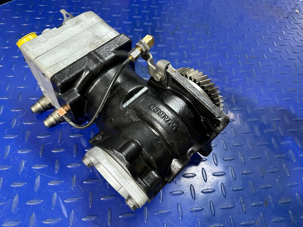 Mercedes Atego 3 Euro 6 Wabco Air Compressor A0011307615 - قطع الغيار - شاحنة: صورة 2 Mercedes Atego 3 Euro 6 Wabco Air Compressor A0011307615 - قطع الغيار - شاحنة: صورة 2