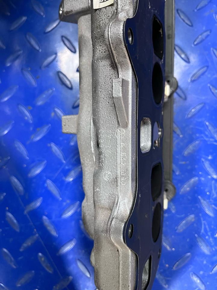 Mercedes Benz A642090 8337 / 7737 - مشعب العادم: صورة 4 Mercedes Benz A642090 8337 / 7737 - مشعب العادم: صورة 4