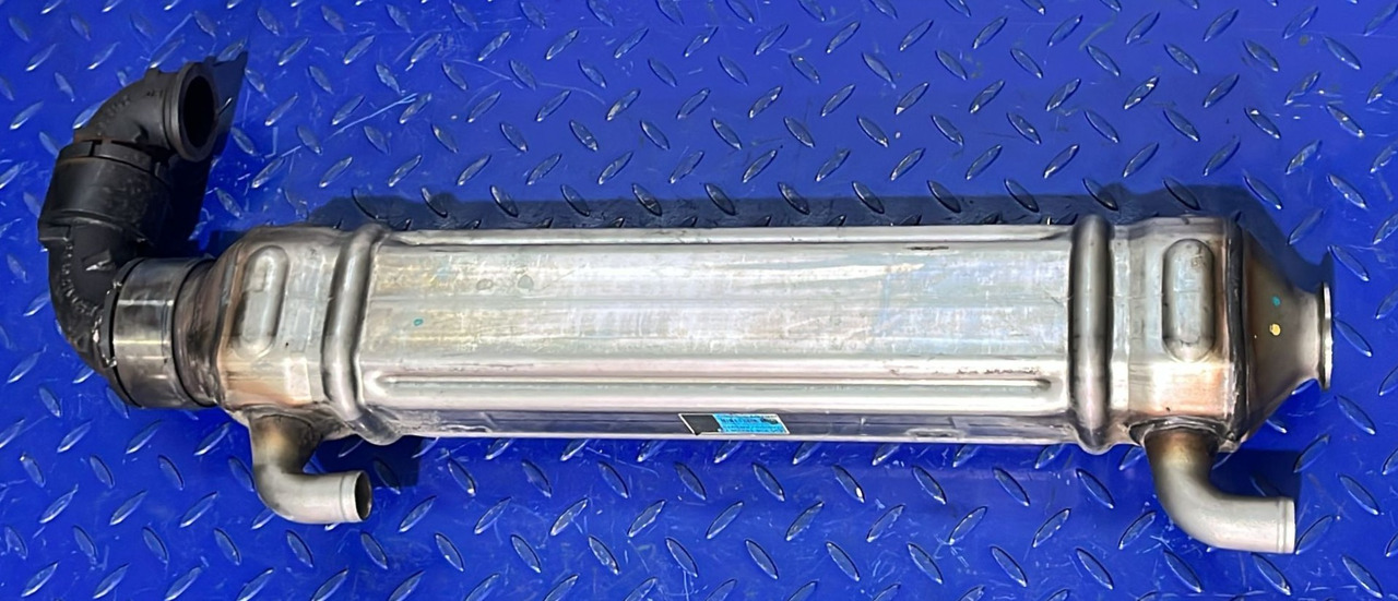 Mercedes Benz /DETROIT EGR OM926 A9261420679 (A9261420379) - مبرد EGR: صورة 1 Mercedes Benz /DETROIT EGR OM926 A9261420679 (A9261420379) - مبرد EGR: صورة 1