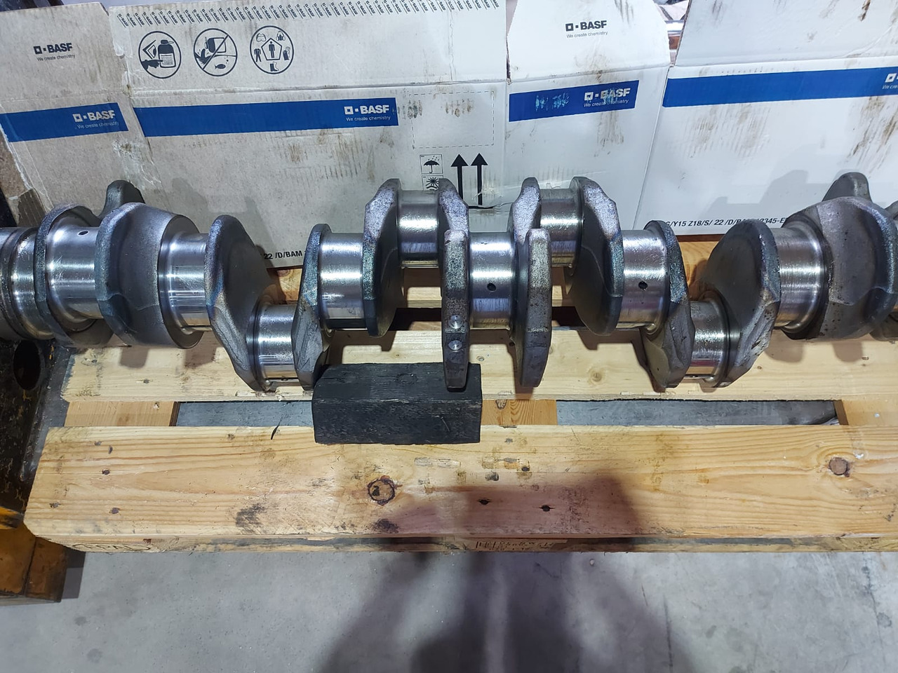 Mercedes Crankshaft OM473 Euro 6 - عمود الكرانك: صورة 1 Mercedes Crankshaft OM473 Euro 6 - عمود الكرانك: صورة 1