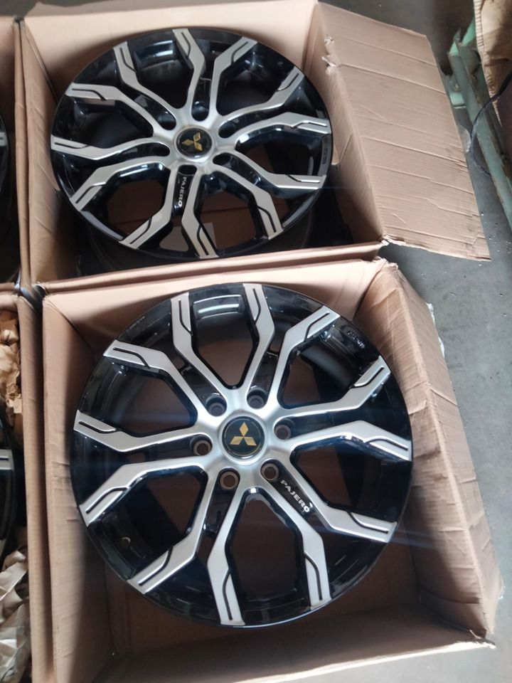 Mitsubishi Pajero L200 20 Zoll original Rims KBA50710 - الجنوط - سيارة: صورة 3 Mitsubishi Pajero L200 20 Zoll original Rims KBA50710 - الجنوط - سيارة: صورة 3
