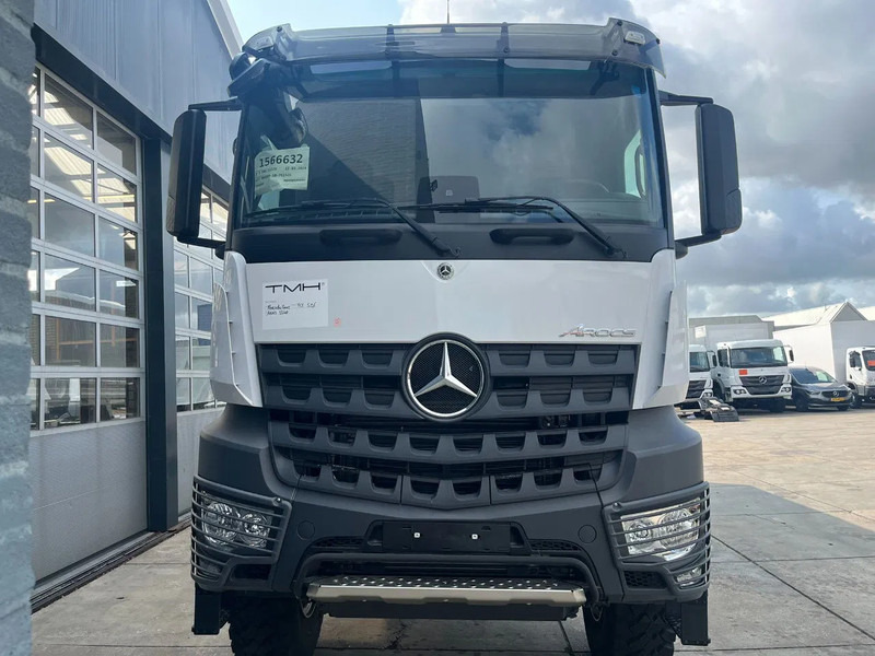 Mercedes-Benz Arocs 3340 A 6x6 Cargo Truck - شاحنة ذات ستائر جانبية: صورة 4 Mercedes-Benz Arocs 3340 A 6x6 Cargo Truck - شاحنة ذات ستائر جانبية: صورة 4