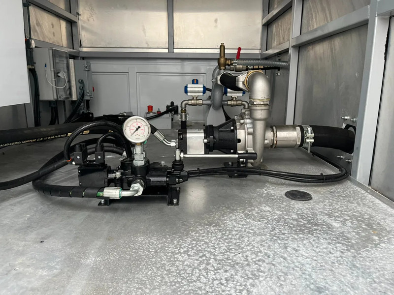 شاحنة صهريج للبيع  Mercedes-Benz Axor 3344 6x4 Water Tank Truck: صورة 19