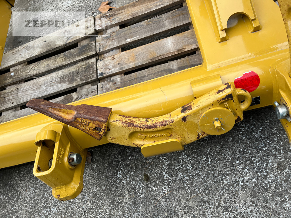 Cat 3-Zahn Heckaufreißer - حراث تحت التربة - آلات الإنشاء: صورة 3 Cat 3-Zahn Heckaufreißer - حراث تحت التربة - آلات الإنشاء: صورة 3