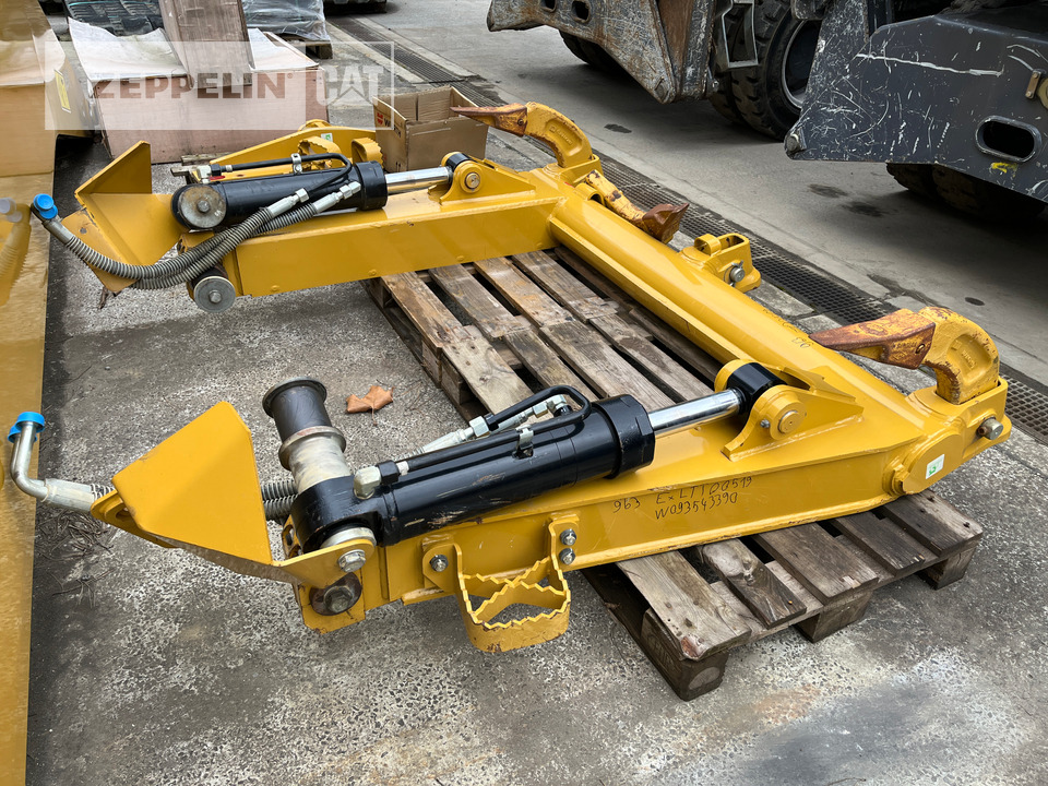 Cat 3-Zahn Heckaufreißer - حراث تحت التربة - آلات الإنشاء: صورة 2 Cat 3-Zahn Heckaufreißer - حراث تحت التربة - آلات الإنشاء: صورة 2
