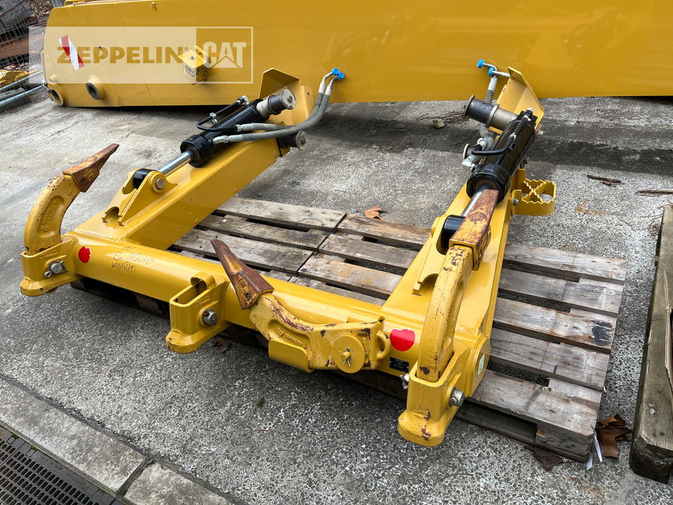Cat 3-Zahn Heckaufreißer - حراث تحت التربة - آلات الإنشاء: صورة 1 Cat 3-Zahn Heckaufreißer - حراث تحت التربة - آلات الإنشاء: صورة 1
