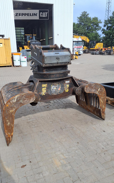 Cat G320B/D - كلّاب: صورة 1 Cat G320B/D - كلّاب: صورة 1