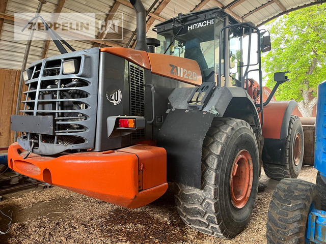 Hitachi ZW220 - اللودر بعجل: صورة 3 Hitachi ZW220 - اللودر بعجل: صورة 3