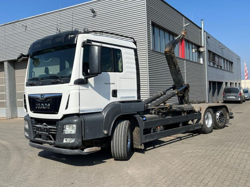 MAN TG-S 26.420/6x2 Abrollkipper - شاحنة برافعة خطافية: صورة 1 MAN TG-S 26.420/6x2 Abrollkipper - شاحنة برافعة خطافية: صورة 1