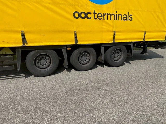 Schmitz Cargobull mega schuifzeil 102 cub , schade, evt met volvo fh 460 mega - نصف مقطورة بصندوق مغلق: صورة 5 Schmitz Cargobull mega schuifzeil 102 cub , schade, evt met volvo fh 460 mega - نصف مقطورة بصندوق مغلق: صورة 5
