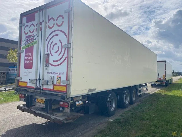 Van Eck koelvries 3 asser stuuras,met carrier vector koelmotor, apk gekeurd - نصف مقطورة للتبريد: صورة 3 Van Eck koelvries 3 asser stuuras,met carrier vector koelmotor, apk gekeurd - نصف مقطورة للتبريد: صورة 3