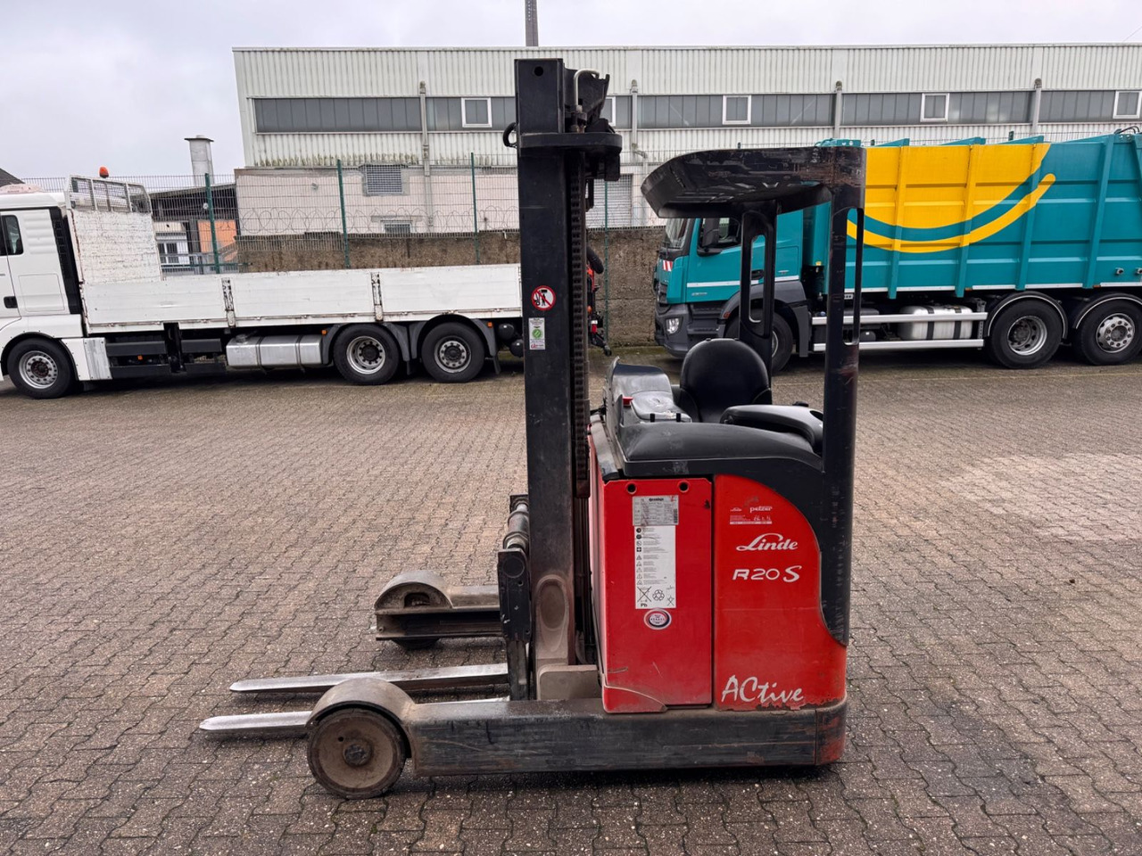 Linde R 20 S Active 5.40 höhe 2t - رافعة شوكية للوصول للأماكن الضيقة: صورة 4 Linde R 20 S Active 5.40 höhe 2t - رافعة شوكية للوصول للأماكن الضيقة: صورة 4