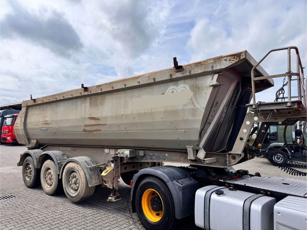Menci SA700R Kipper Mulde 27m³ Lift Stahl 3 Stück - نصف مقطورة قلابة: صورة 2 Menci SA700R Kipper Mulde 27m³ Lift Stahl 3 Stück - نصف مقطورة قلابة: صورة 2