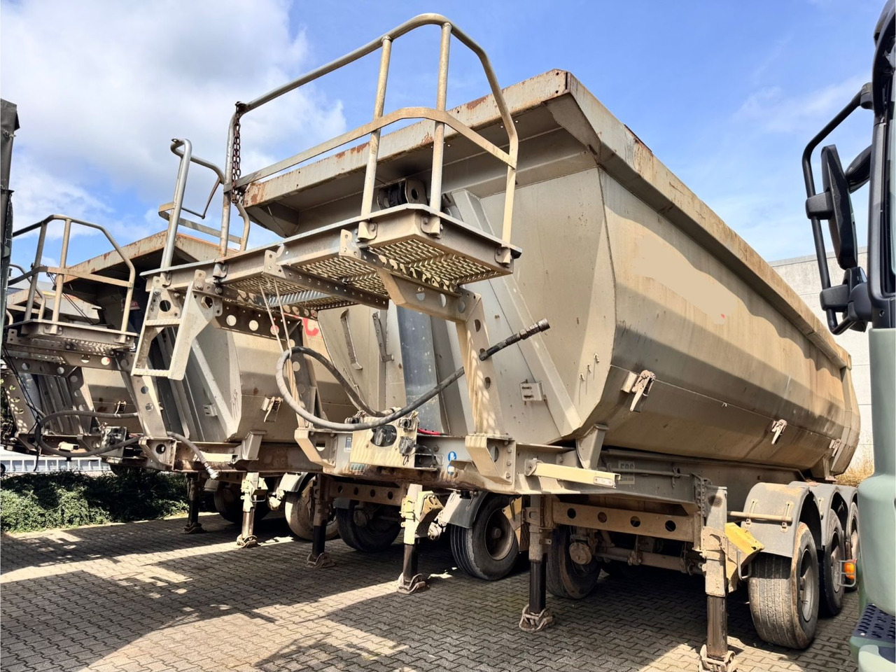 Menci SA700R Kipper Mulde 27m³ Lift Stahl 3 Stück - نصف مقطورة قلابة: صورة 1 Menci SA700R Kipper Mulde 27m³ Lift Stahl 3 Stück - نصف مقطورة قلابة: صورة 1