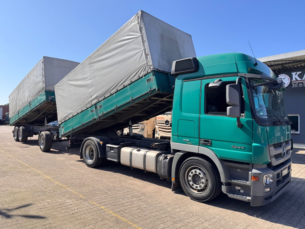 Mercedes-Benz 1844 Actros MP3 3-SeitenKipper Getreide Pritsche - شاحنة قلاب: صورة 1 Mercedes-Benz 1844 Actros MP3 3-SeitenKipper Getreide Pritsche - شاحنة قلاب: صورة 1