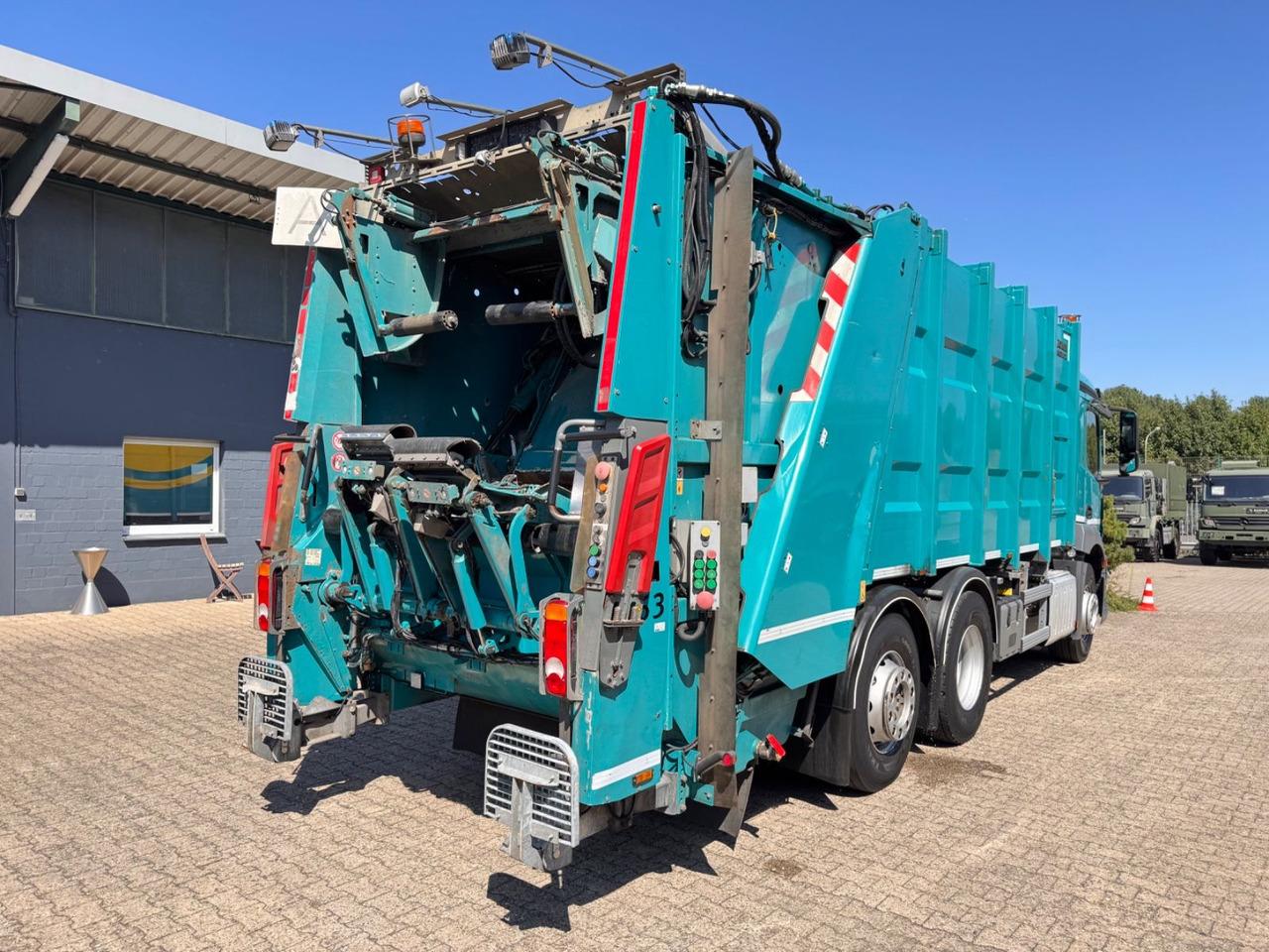 Mercedes-Benz 2533 Antos Müllwagen Zöller ATM bei 90Tkm - شاحنة قمامة: صورة 4 Mercedes-Benz 2533 Antos Müllwagen Zöller ATM bei 90Tkm - شاحنة قمامة: صورة 4