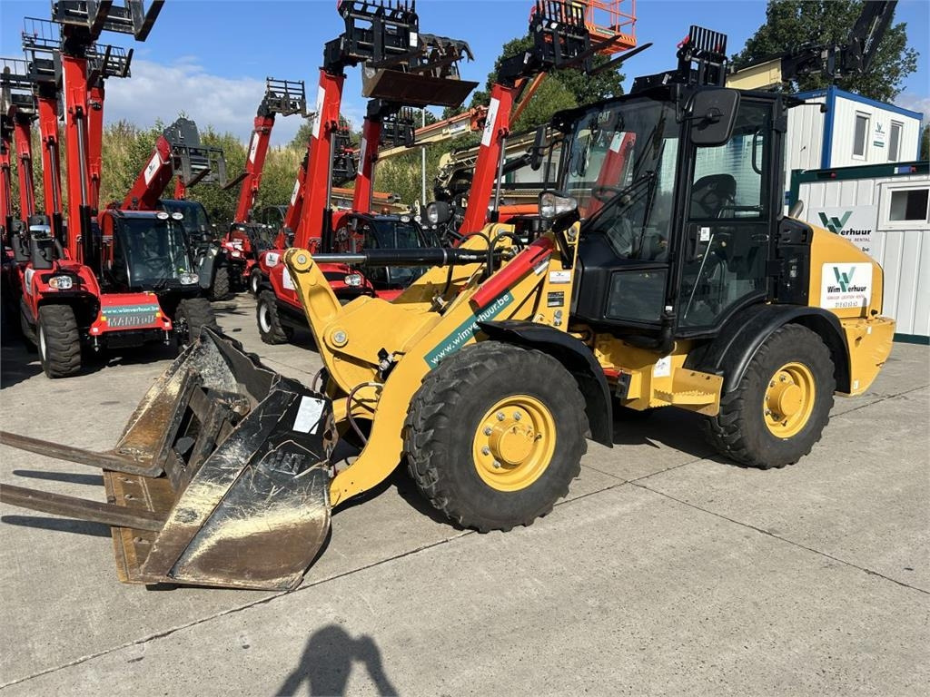 CAT 906 (9145)  - لودر مفصلي صغير: صورة 2 CAT 906 (9145)  - لودر مفصلي صغير: صورة 2