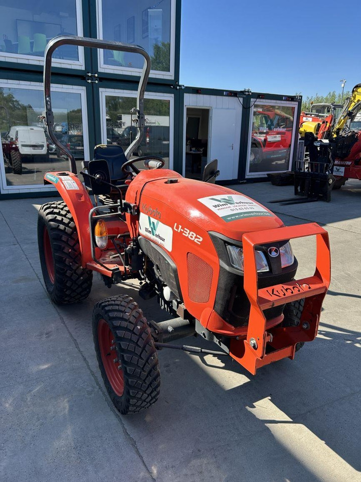 Kubota L1-382 (5283) - جرار خدمات بلدية: صورة 3 Kubota L1-382 (5283) - جرار خدمات بلدية: صورة 3