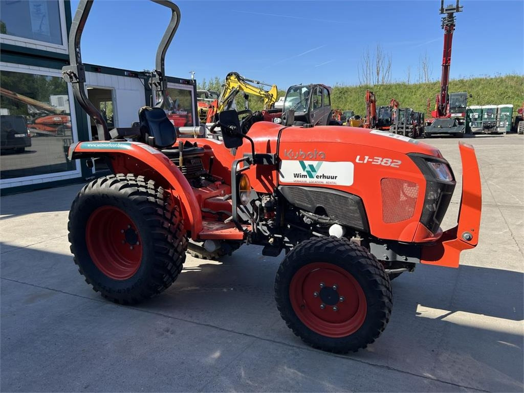 Kubota L1-382 (5283) - جرار خدمات بلدية: صورة 4 Kubota L1-382 (5283) - جرار خدمات بلدية: صورة 4