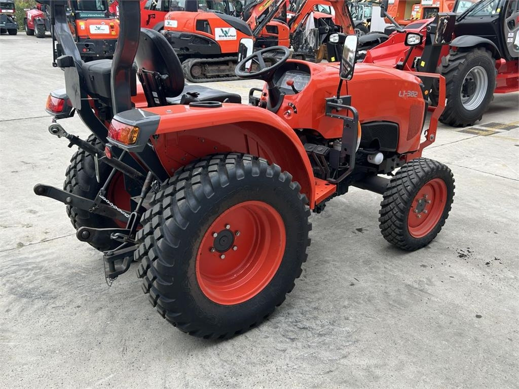 Kubota L1-382 (7325) - جرار خدمات بلدية: صورة 4 Kubota L1-382 (7325) - جرار خدمات بلدية: صورة 4