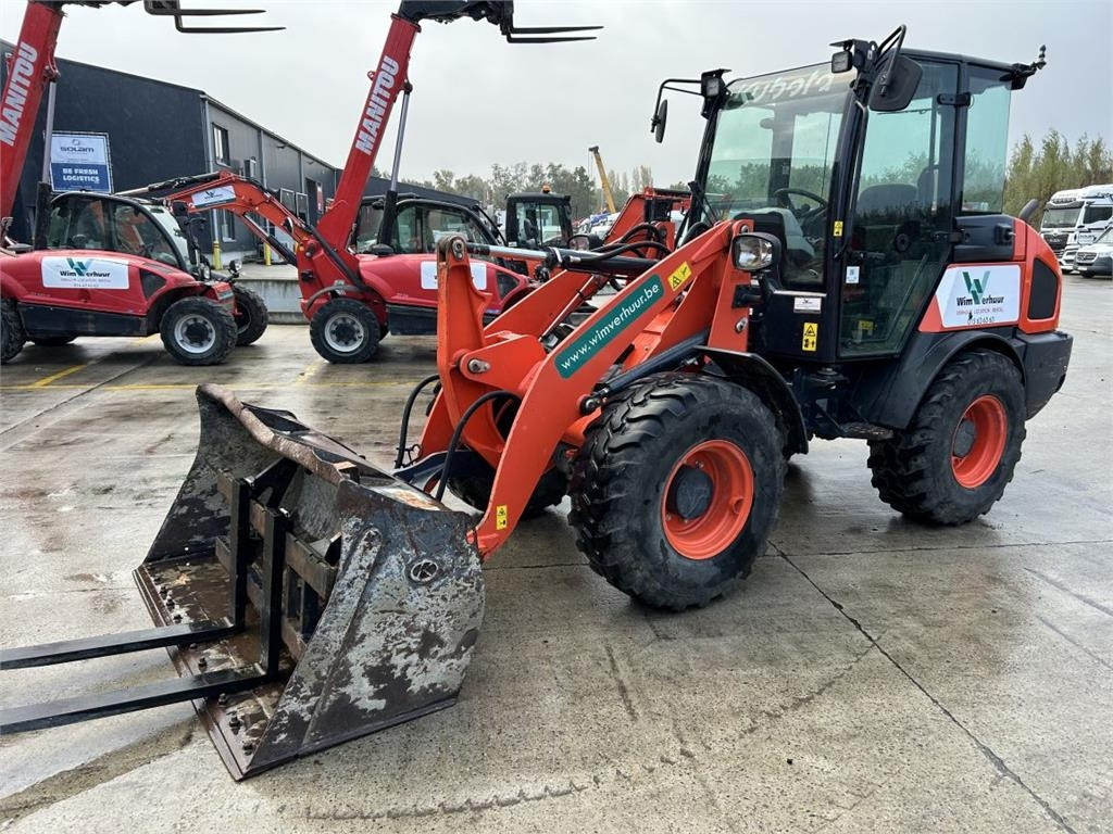 Kubota R070 (6678) - لودر مفصلي صغير: صورة 2 Kubota R070 (6678) - لودر مفصلي صغير: صورة 2