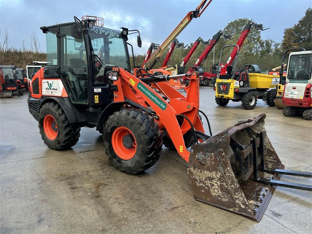 Kubota R070 (6678) - لودر مفصلي صغير: صورة 3 Kubota R070 (6678) - لودر مفصلي صغير: صورة 3