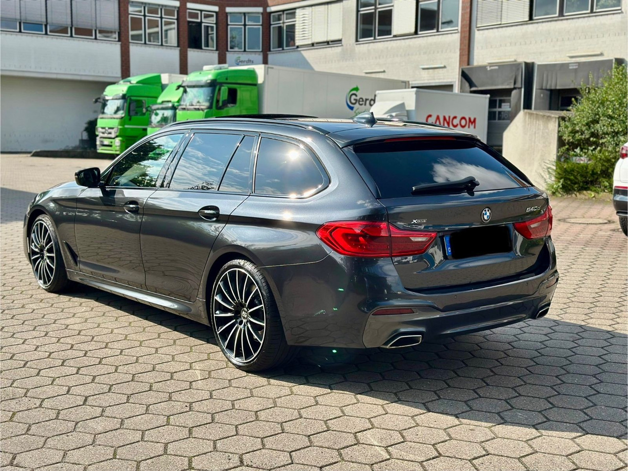 BMW M 540d xD Touring A*M Sport*HuD*20 Zoll*Pano*LED - سيارة ستيشن: صورة 2 BMW M 540d xD Touring A*M Sport*HuD*20 Zoll*Pano*LED - سيارة ستيشن: صورة 2