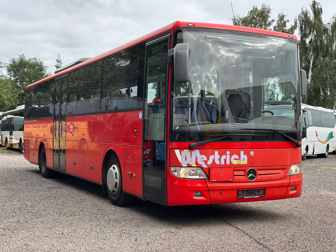 Mercedes-Benz O550 Integro (56 Sitze*Klima*Schalt) - حافلة الضواحي: صورة 1 Mercedes-Benz O550 Integro (56 Sitze*Klima*Schalt) - حافلة الضواحي: صورة 1