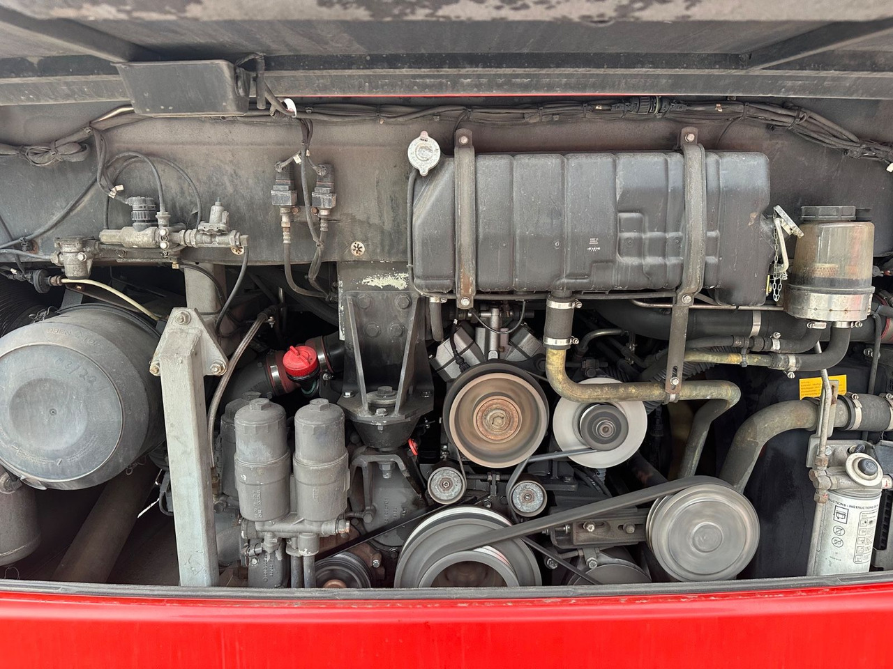 Mercedes-Benz O550 Integro (58 Sitze*Klima) - حافلة الضواحي: صورة 4 Mercedes-Benz O550 Integro (58 Sitze*Klima) - حافلة الضواحي: صورة 4