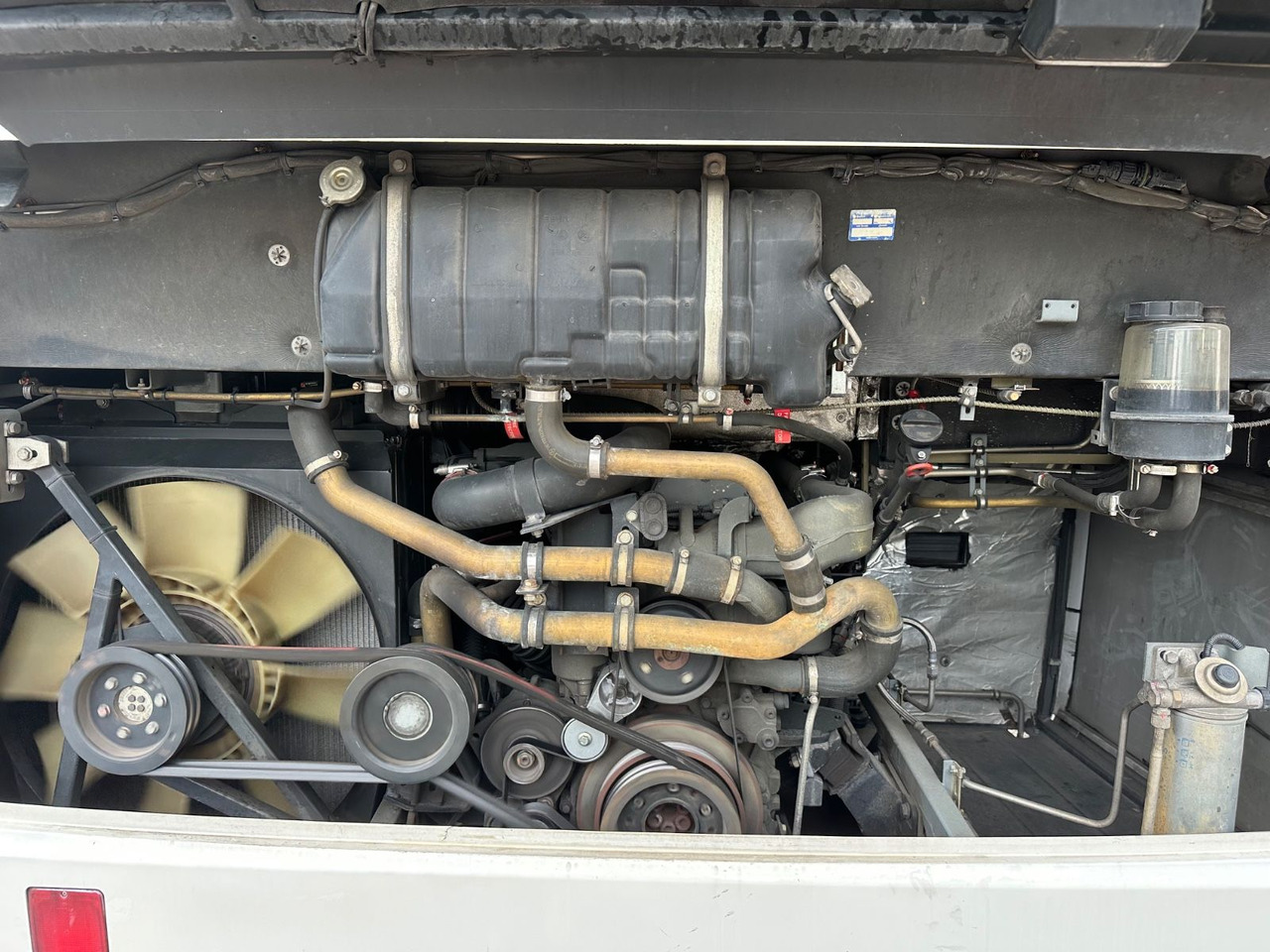 Mercedes-Benz O560 Intouro (EEV*Schalt) - حافلة الضواحي: صورة 4 Mercedes-Benz O560 Intouro (EEV*Schalt) - حافلة الضواحي: صورة 4