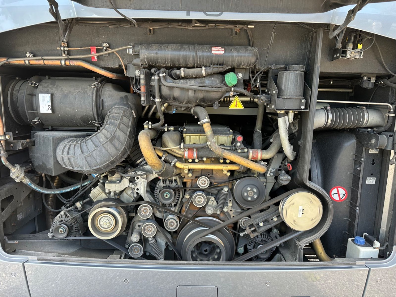 Mercedes-Benz Tourismo E 15 RHD (wenig Km*TOP*DE) - حافلة نقل لمسافات طويلة: صورة 4 Mercedes-Benz Tourismo E 15 RHD (wenig Km*TOP*DE) - حافلة نقل لمسافات طويلة: صورة 4