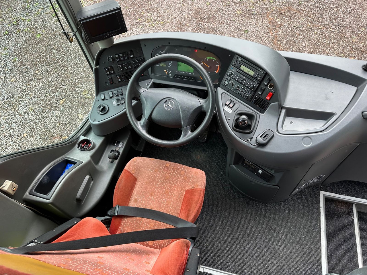 Mercedes-Benz Tourismo O350 16 RHD-M (56 Sitze*DE*TOP) - حافلة نقل لمسافات طويلة: صورة 5 Mercedes-Benz Tourismo O350 16 RHD-M (56 Sitze*DE*TOP) - حافلة نقل لمسافات طويلة: صورة 5