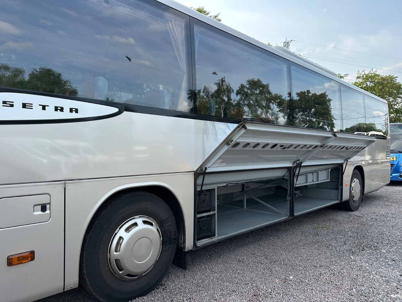 Setra S 415 UL GT (Motor neu*TOP) - حافلة الضواحي: صورة 4 Setra S 415 UL GT (Motor neu*TOP) - حافلة الضواحي: صورة 4