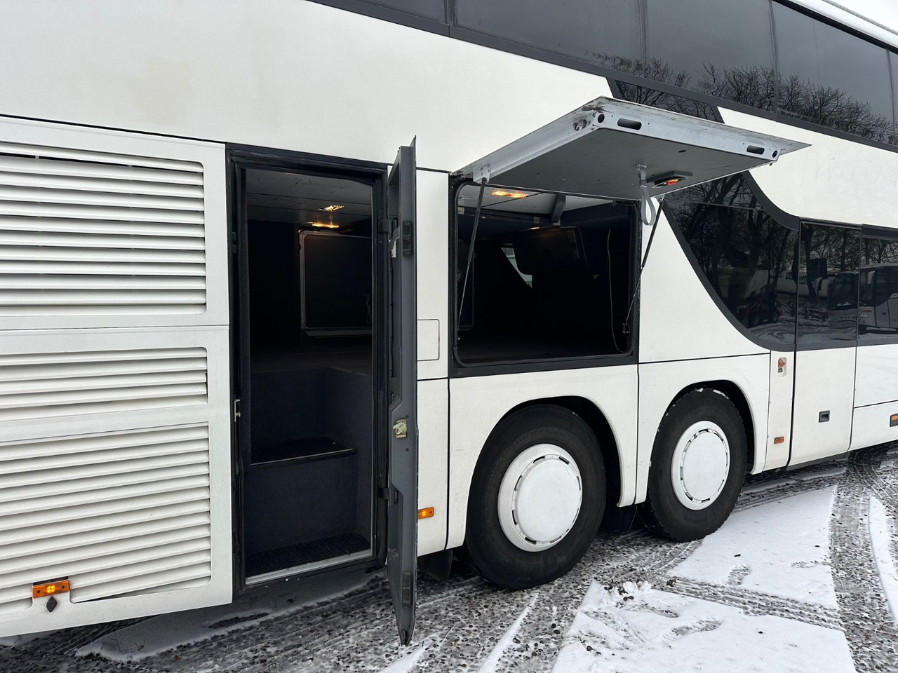 Setra S 431 DT (80 Sitze*TOP*wenig Km) - حافلة ذات طابقين: صورة 4 Setra S 431 DT (80 Sitze*TOP*wenig Km) - حافلة ذات طابقين: صورة 4