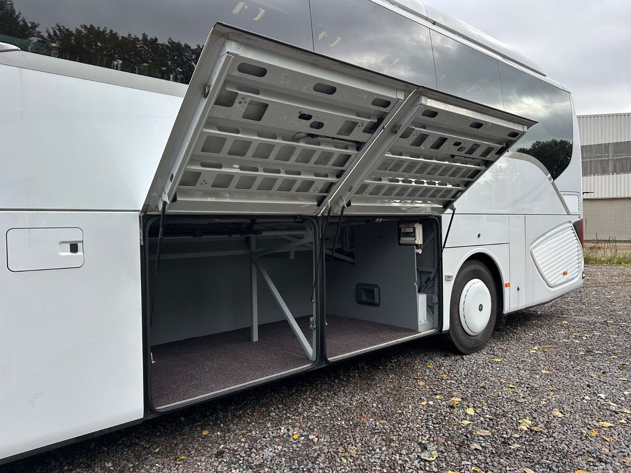 Setra S 511 HD (Küche*WC*DE-Bus*38 Sitze) - حافلة نقل لمسافات طويلة: صورة 4 Setra S 511 HD (Küche*WC*DE-Bus*38 Sitze) - حافلة نقل لمسافات طويلة: صورة 4