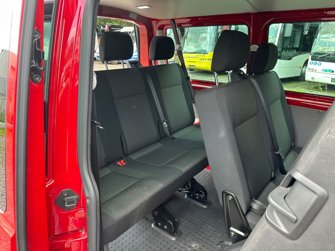 Volkswagen T6 Kombi (PDC Hi*ACC*StandHz*9 Sitzer*AC) - ميكروباص: صورة 5 Volkswagen T6 Kombi (PDC Hi*ACC*StandHz*9 Sitzer*AC) - ميكروباص: صورة 5