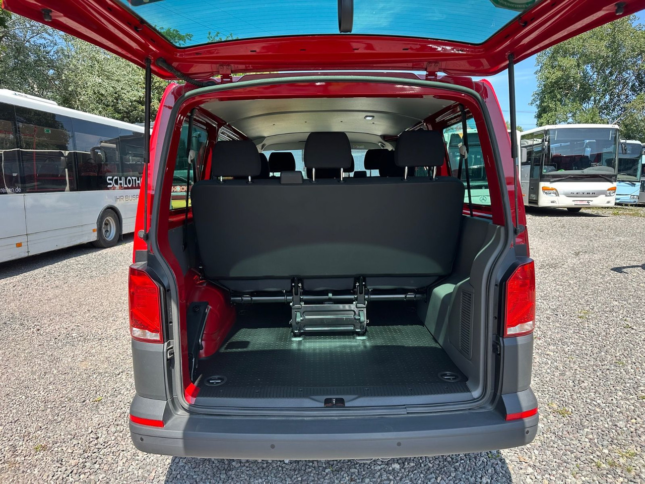 Volkswagen T6 Kombi (PDC Hi*ACC*StandHz*9 Sitzer*AC) - ميكروباص: صورة 4 Volkswagen T6 Kombi (PDC Hi*ACC*StandHz*9 Sitzer*AC) - ميكروباص: صورة 4